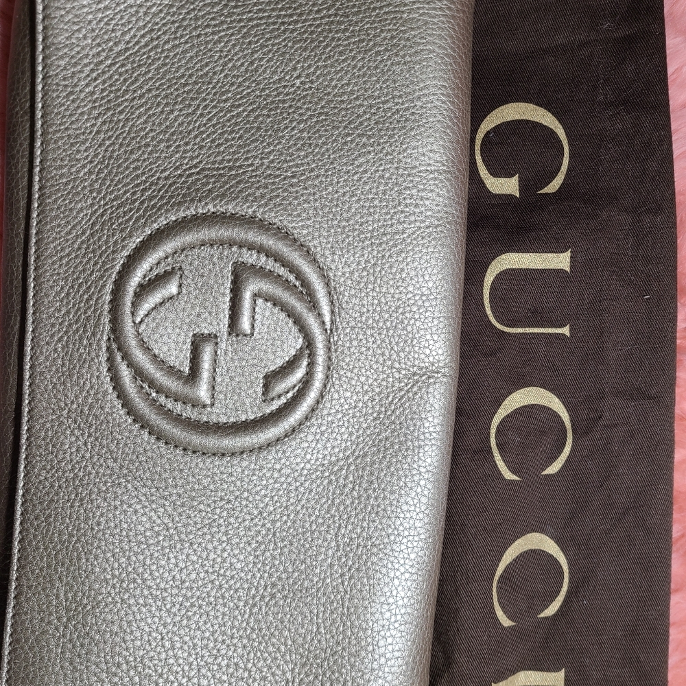 Gucci Soho Clutch in Mettallic Silver